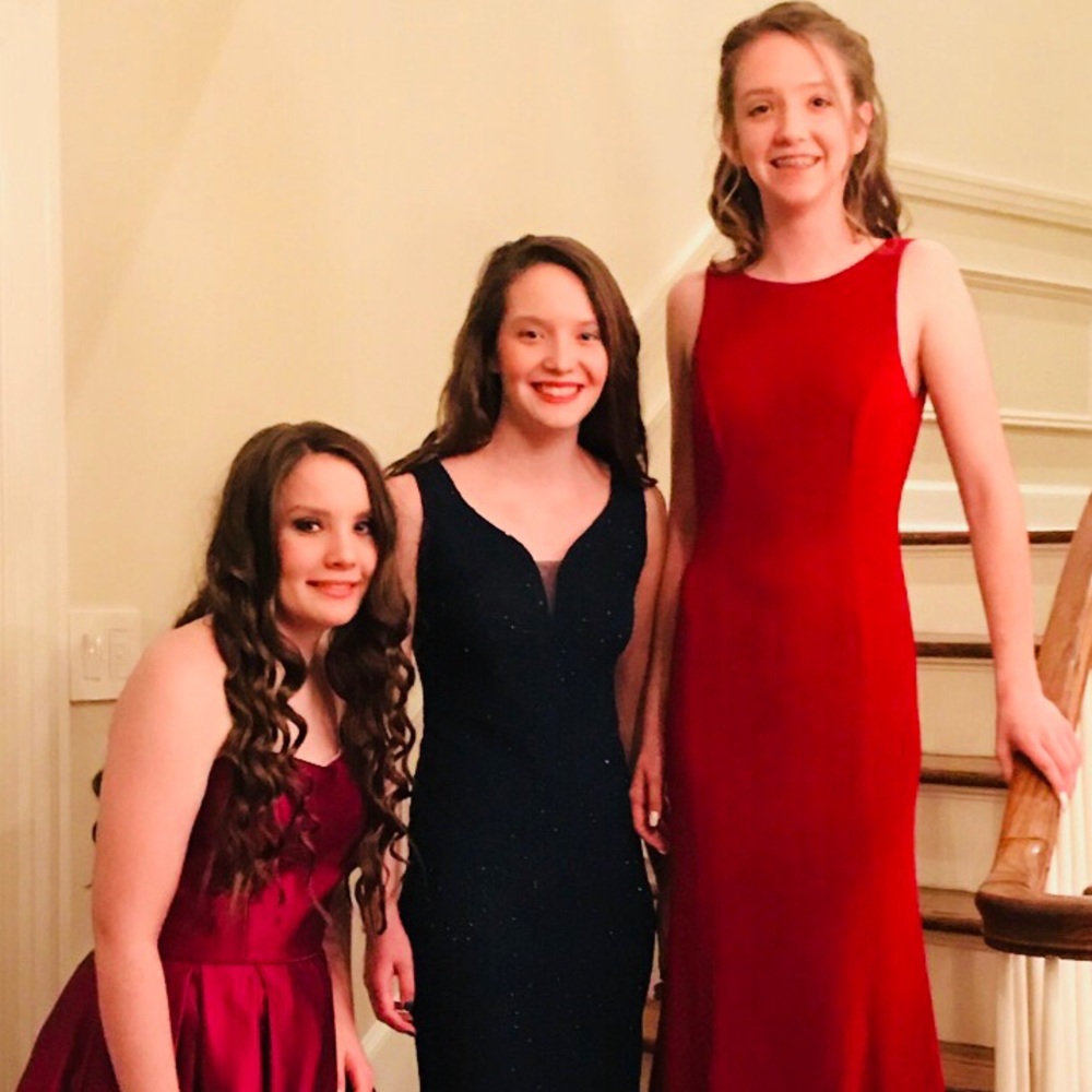 Meet your Posher, 3 sisters